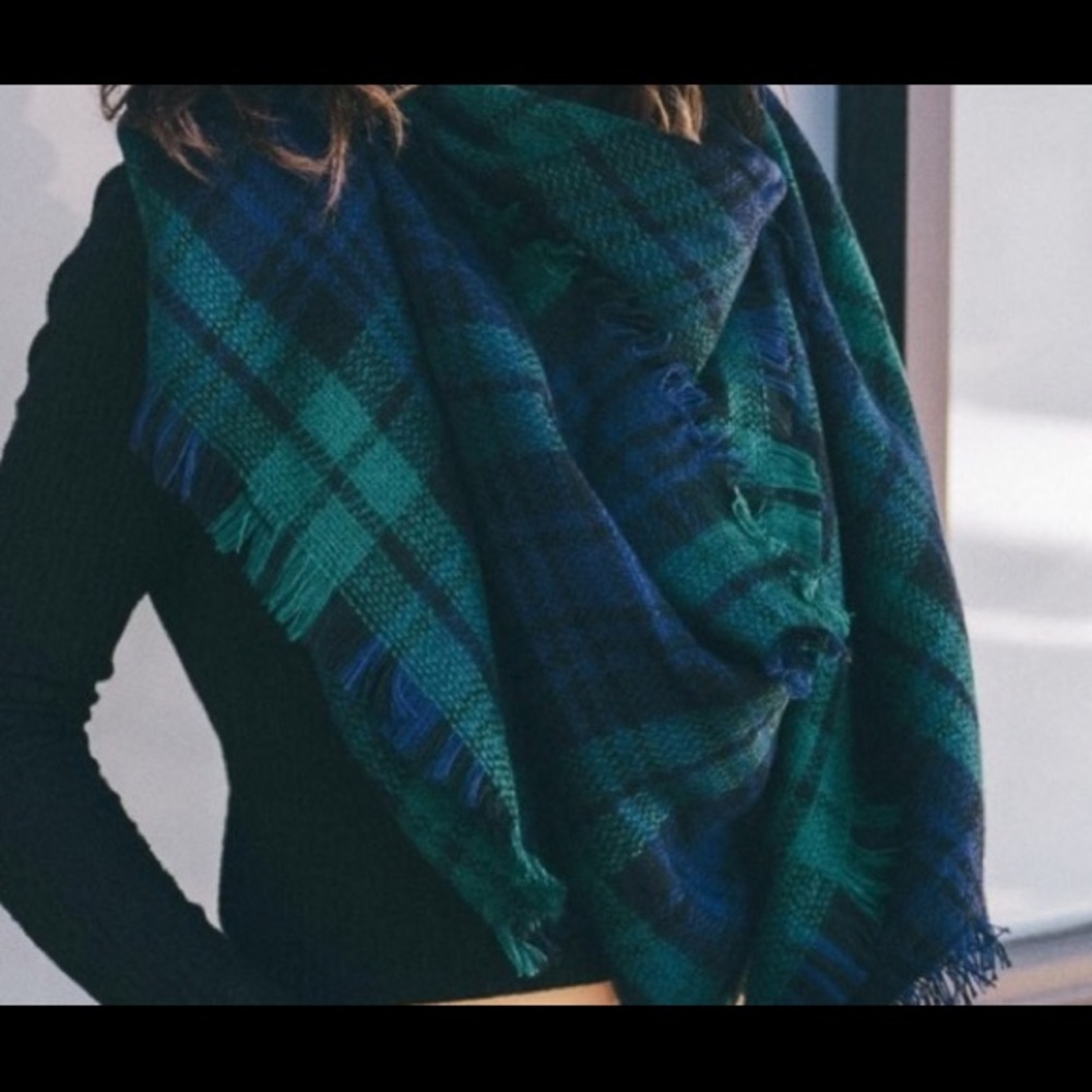 Blanket scarf-Green, blue and black plaid. EUC
