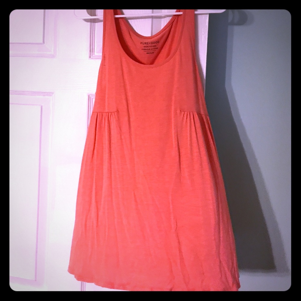 Medium coral flowy top