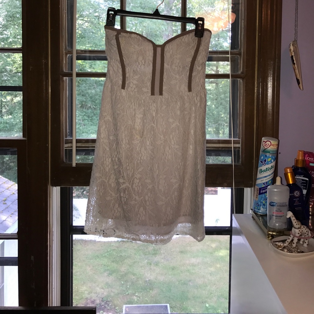 WHITE LACE PINS AND NEEDLES DRESS SIZE LARGE