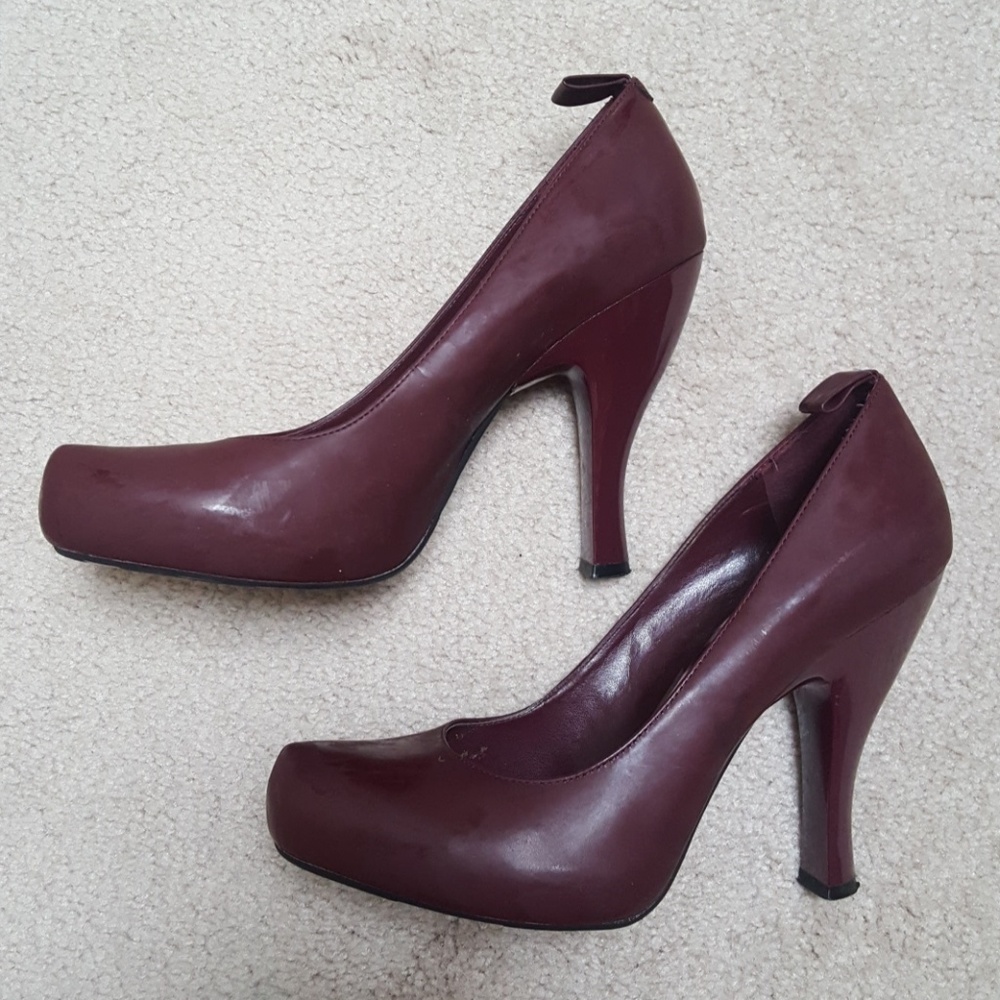 BCBG Maroon pumps 7