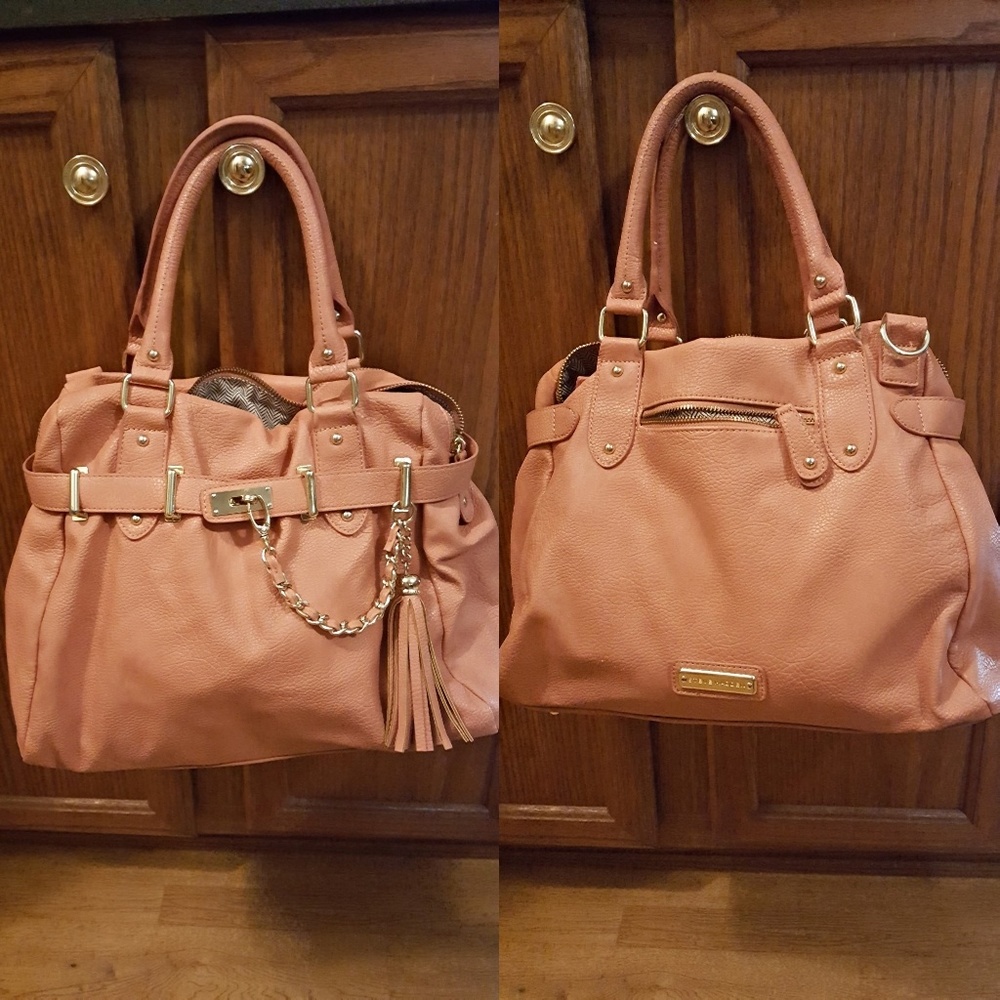🚫 SOLD 🚫 Steve Madden Rouge Handbag