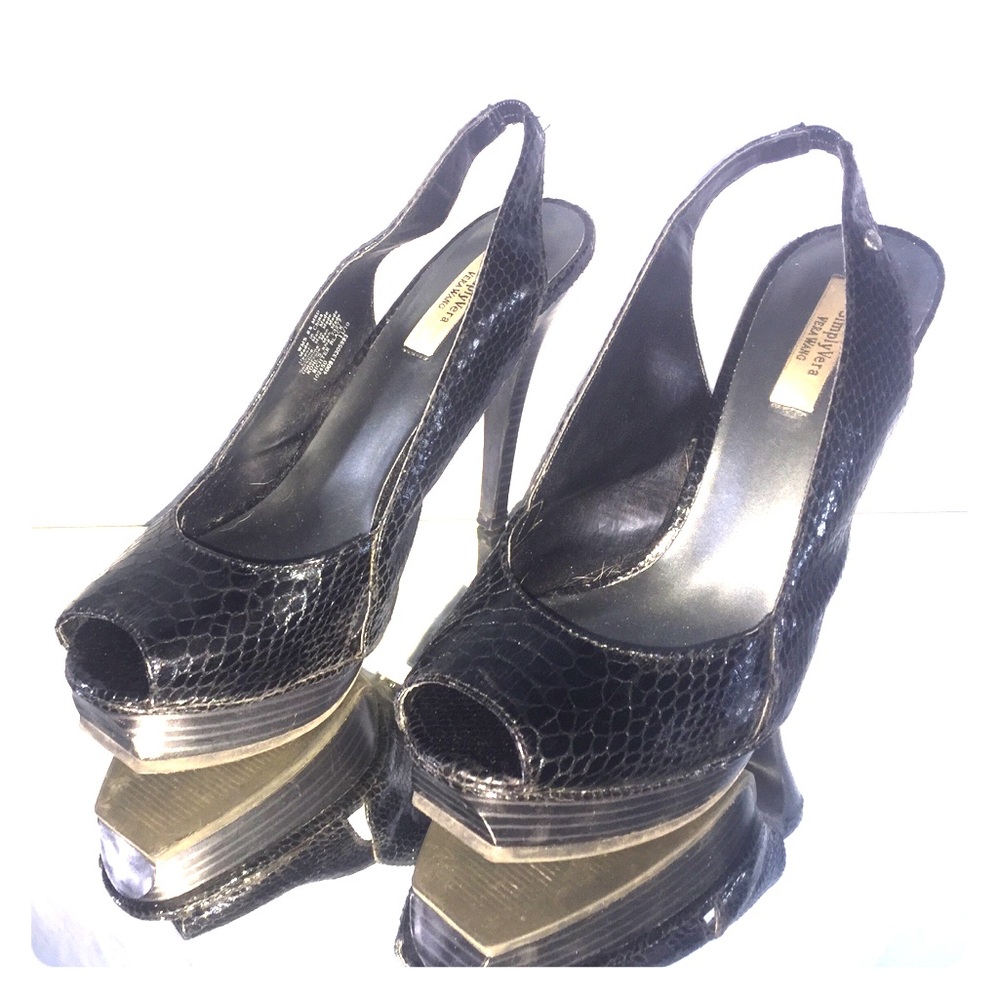 Well loved Simply Vera by Vera Wang black heels