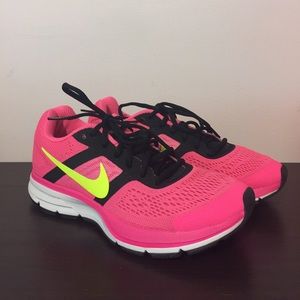 Woman's Nike Dual Fusion Run 3