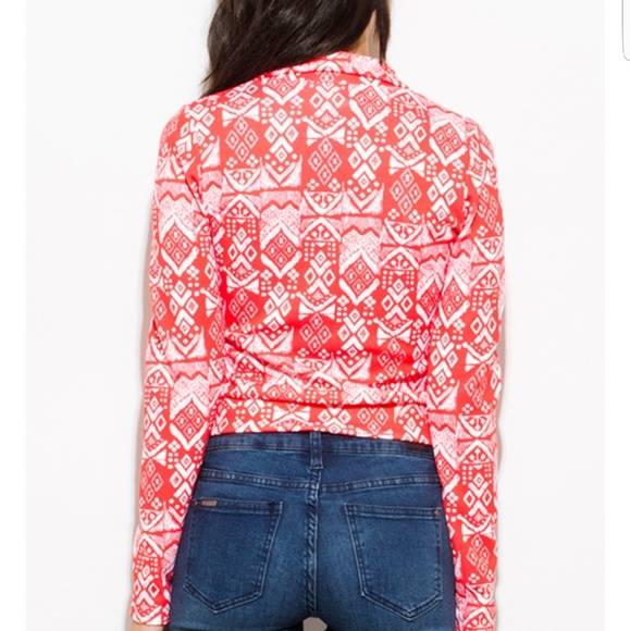 Sporty Long Sleeve Jacket - Picture 3 of 4