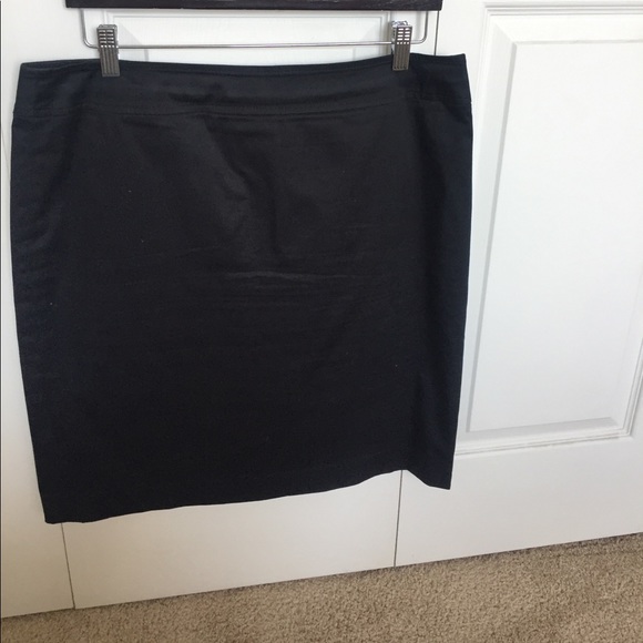 LOFT Dresses & Skirts - Classic pencil skirt LOFT Dresses & Skirts - Classic pencil skirt