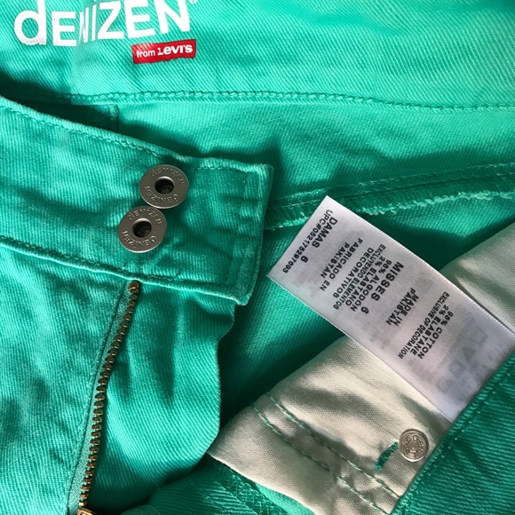 LEVI'S jean shorts - Picture 3 of 4