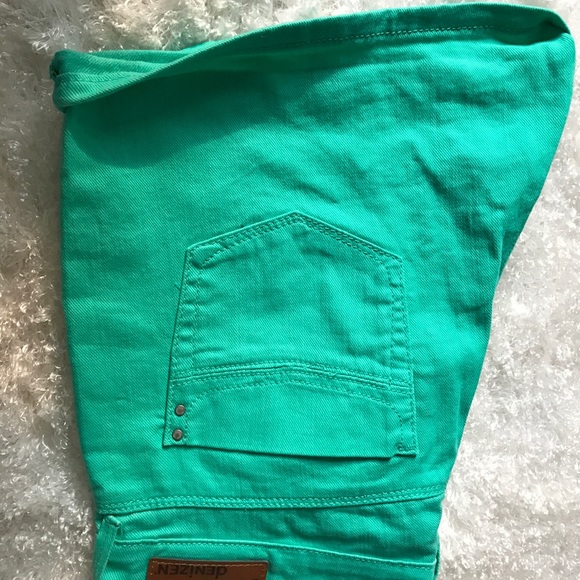LEVI'S jean shorts - Picture 4 of 4