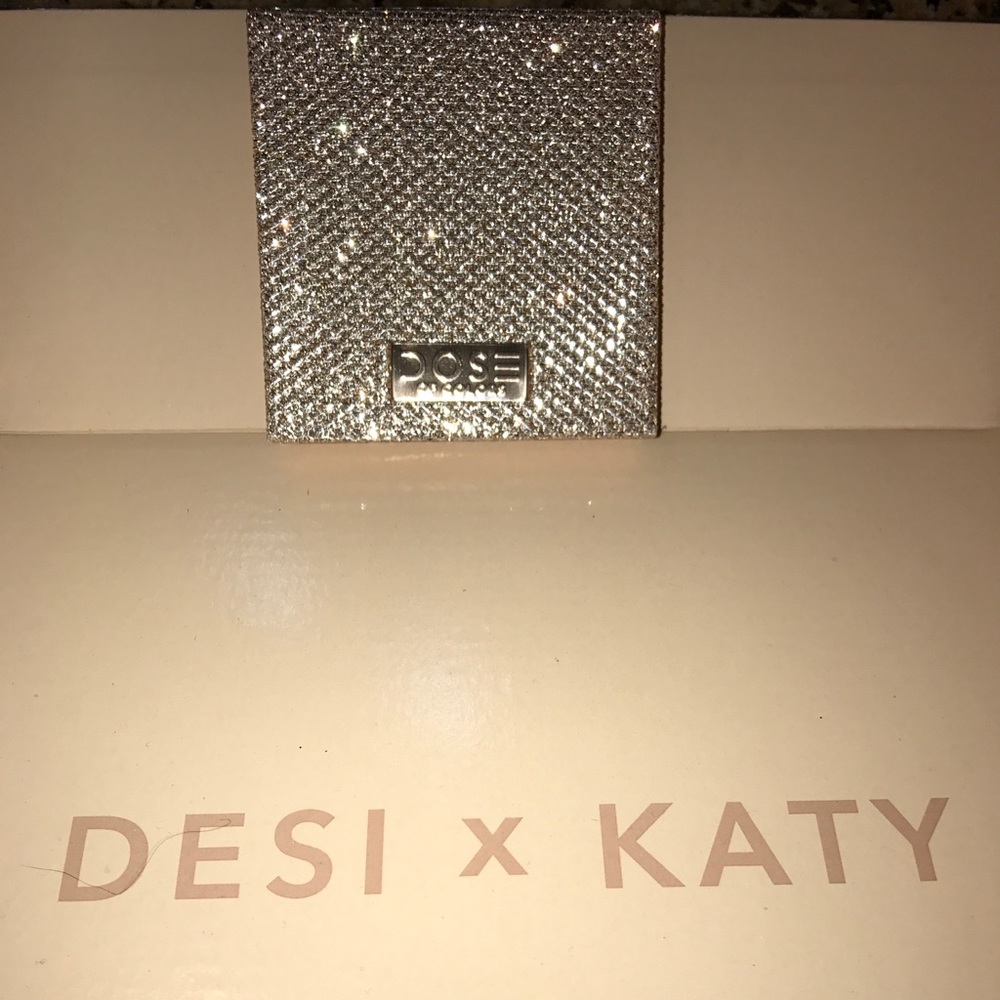 Dose of colors (Mirame) highlighter DESIXKATY