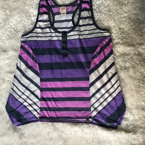 Striped Crop Top - Picture 2 of 2