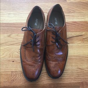 Size 10 tan dress shoes