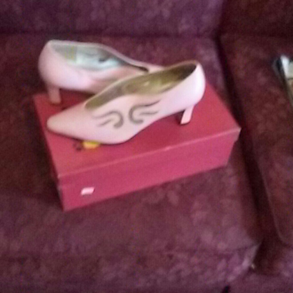 Ladies shoes