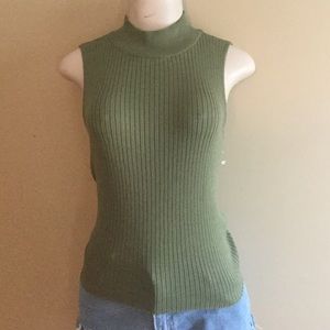 Cute green turtleneck
