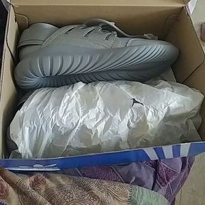 Adidas mens running shoes