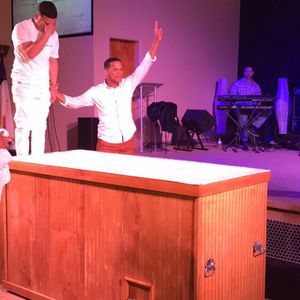 Meet your Posher, Lewis j