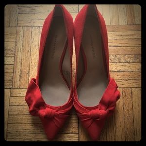 Banana Republic Red Suede Bow Pumps size 7