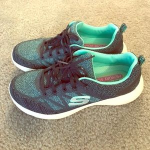 Sketchers memory foam air cooled sneakers