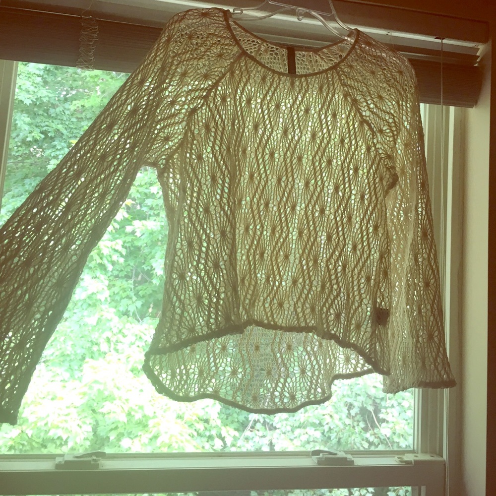 CROCHET Creme long-sleeve shirt