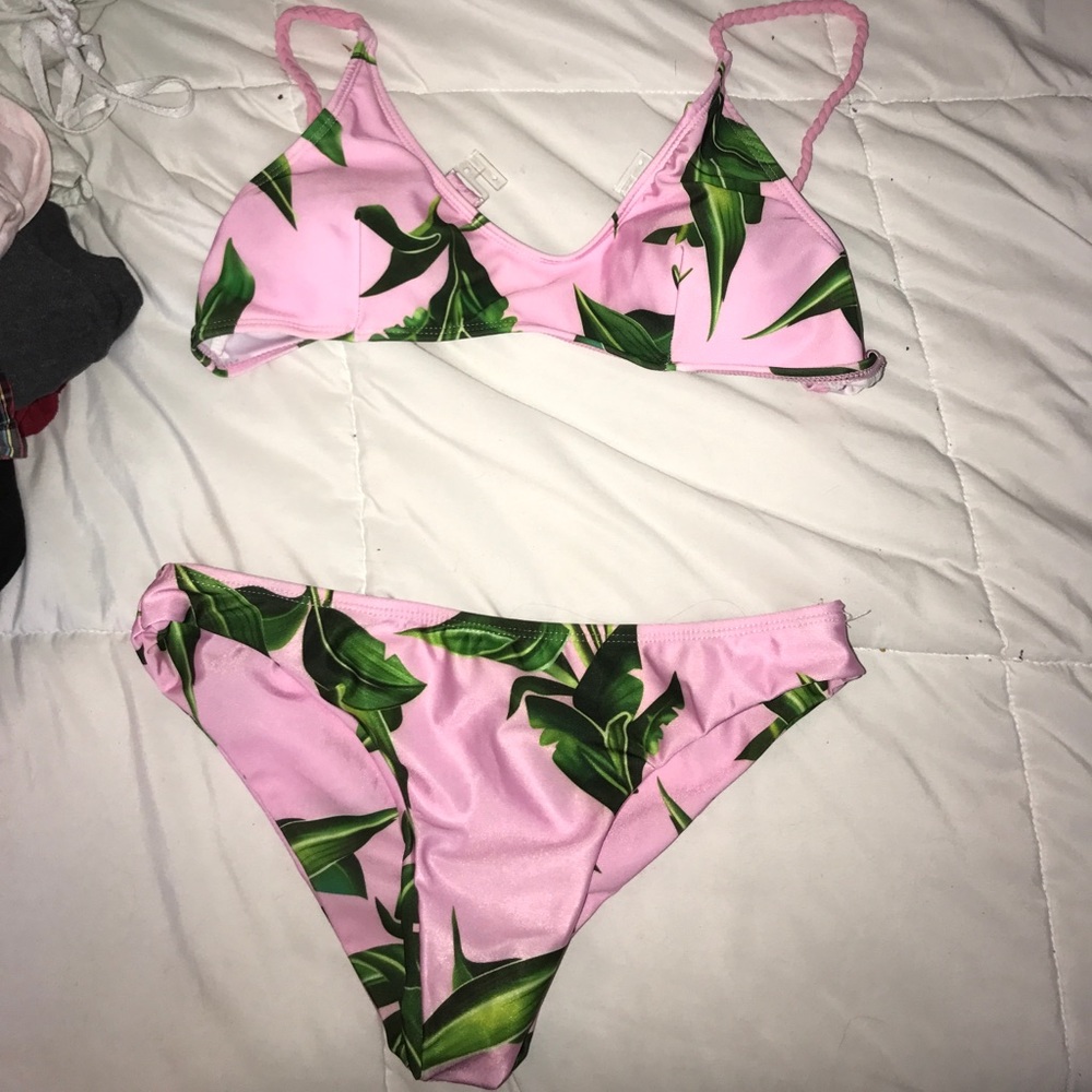 TROPICAL PINK/GREEN BIKINI SIZE LARGE RUNS  SMALL