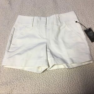 🌗 Vince Camuto Shorts Ivory Cream Color 0 New