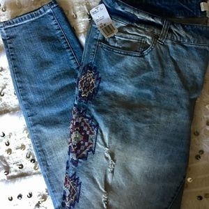 Aztec Embroidered Distressed Skinny Jeans