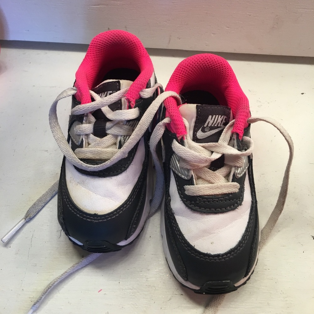 Nike tenis shoes