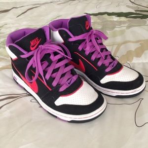 SALE!!! Nike sneakers size 8.5