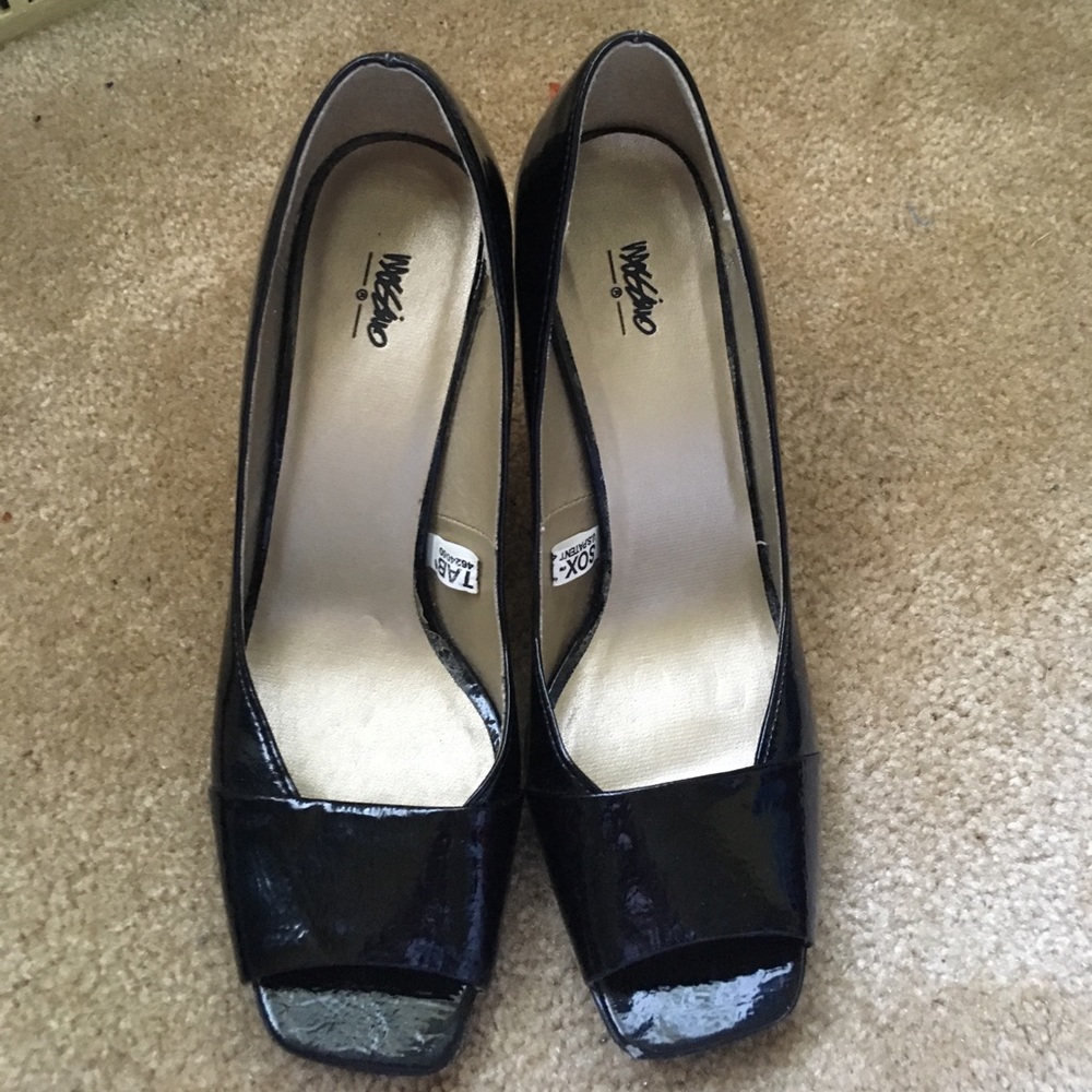 Mossimo black patent leather heels. Size 7 1/2