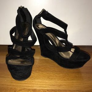 Black wedge heels