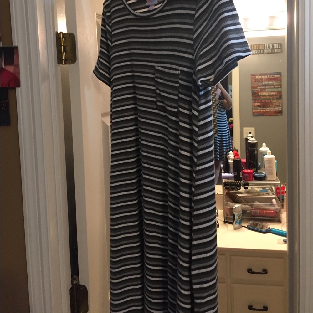 Small Lularoe Carly