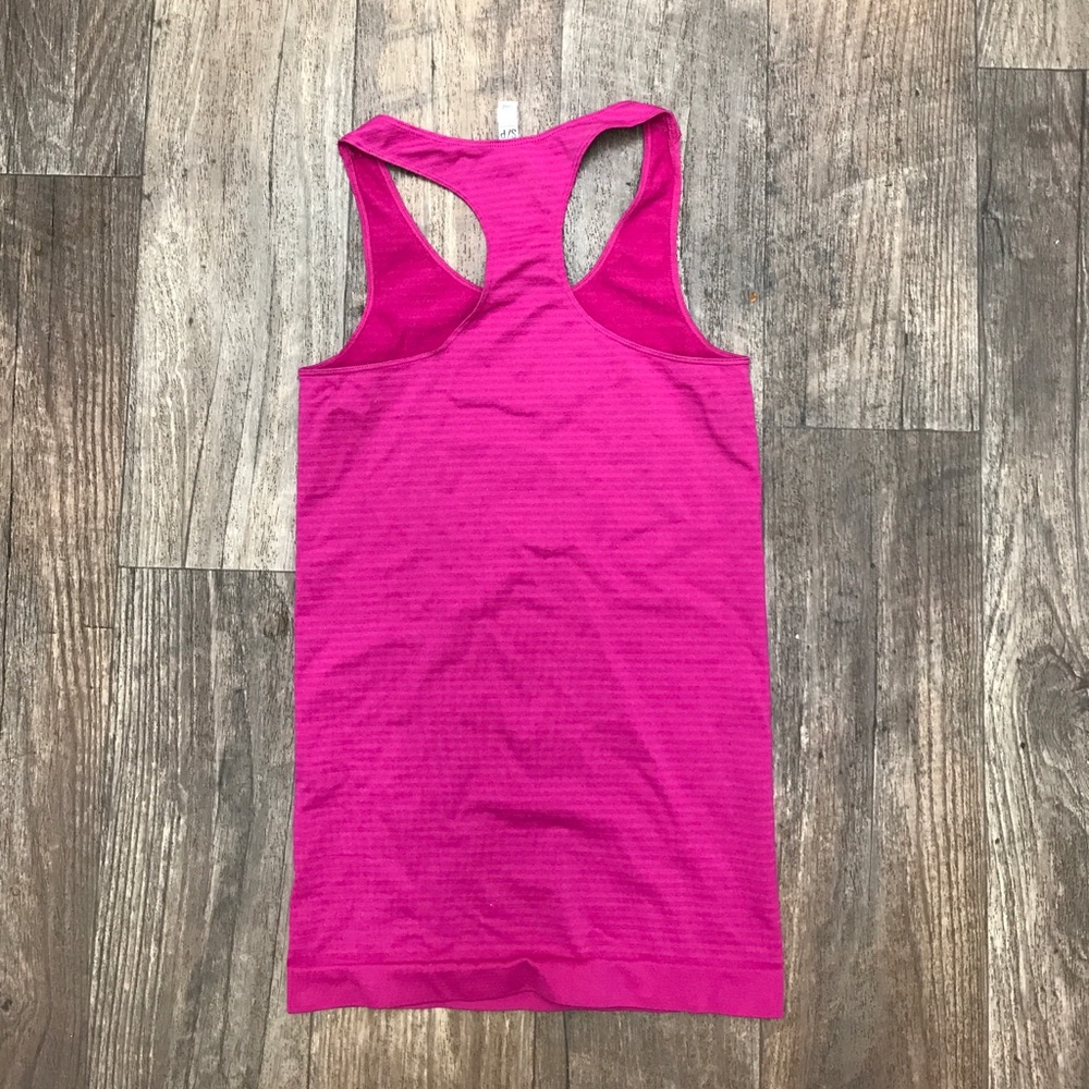 UNDER ARMOUR SMALL TANK