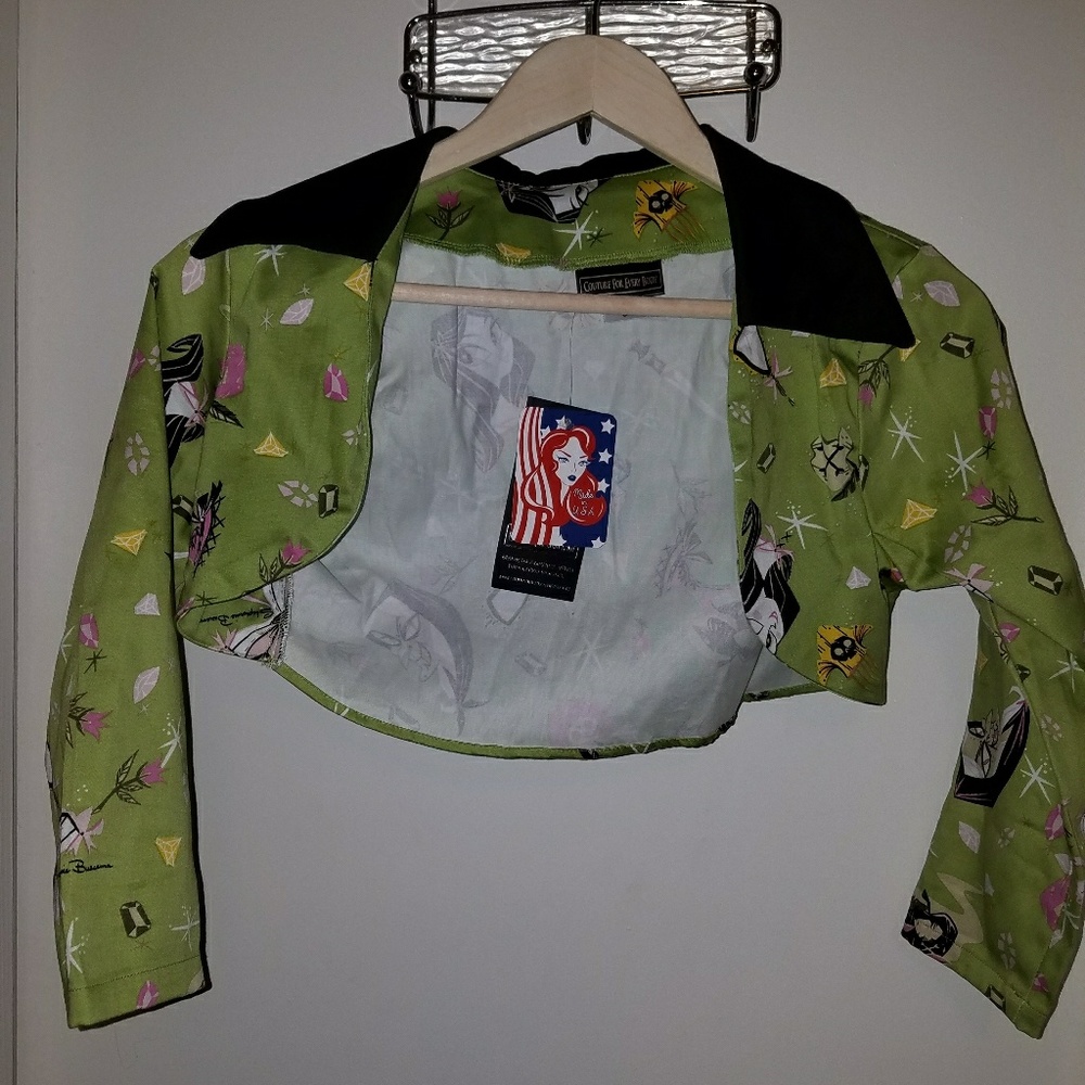 Pinup Girl Villians Shrug NWT Small