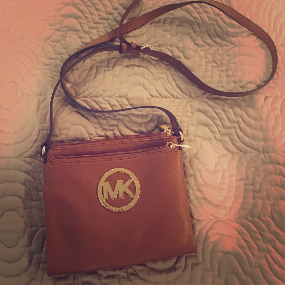 Michael Kors cross body - authentic