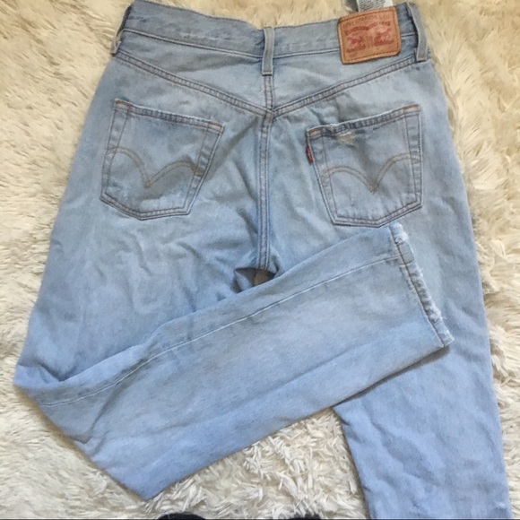 Vintage Distressed Levi's 501 - Picture 4 of 6