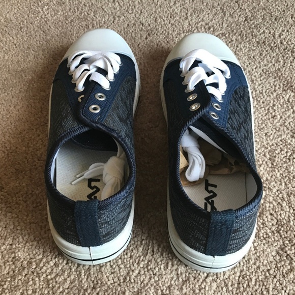 Mens Sneaker Shoe Blue and White Canvas Boy Sz 7.5 - Picture 6 of 8