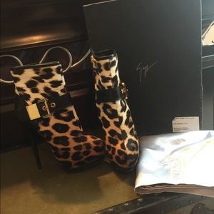 Giuseppe Zanotti Eva Platform Ankle Booties