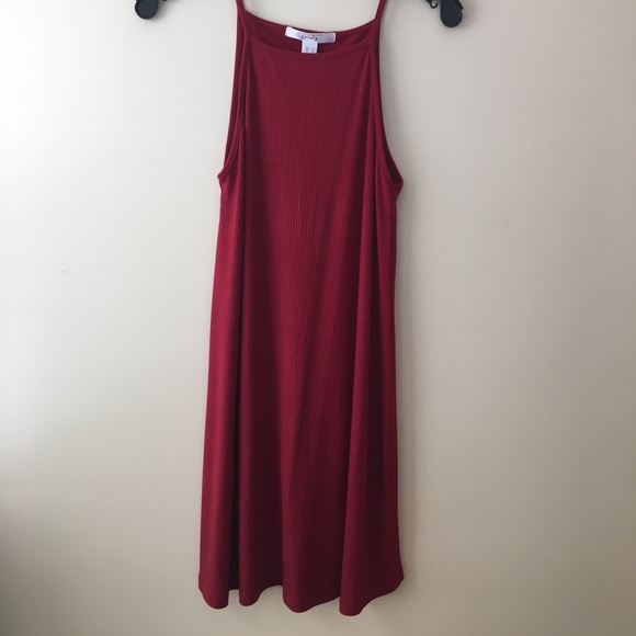 Red flowing above the knee dress - Picture 2 of 4