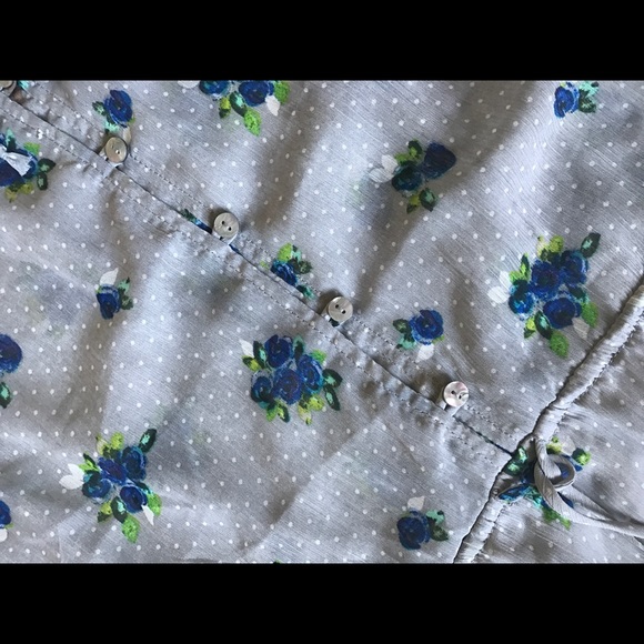 🌼 Beautiful Boho Top SALE 🎉 - Picture 2 of 3