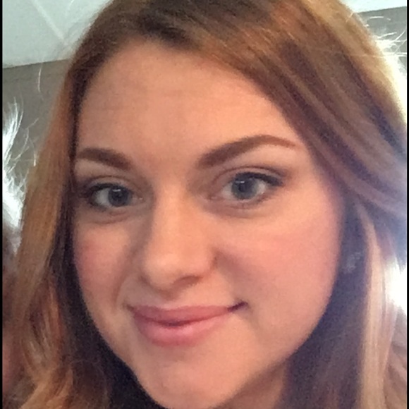 Meet your Posher, Hannah - Picture 1 of 1