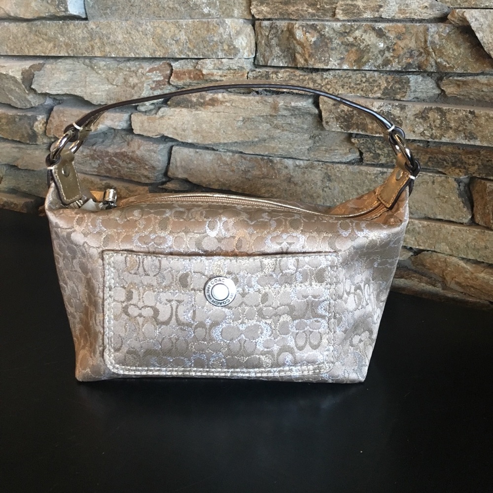 ****SOLD****Coach Clutch, gold