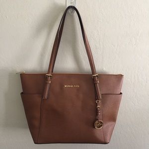Michae Kors Jet Set Large E/W Tote