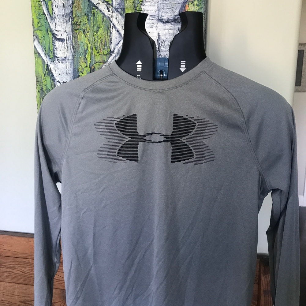 Youth Large long sleeve under armour shirt