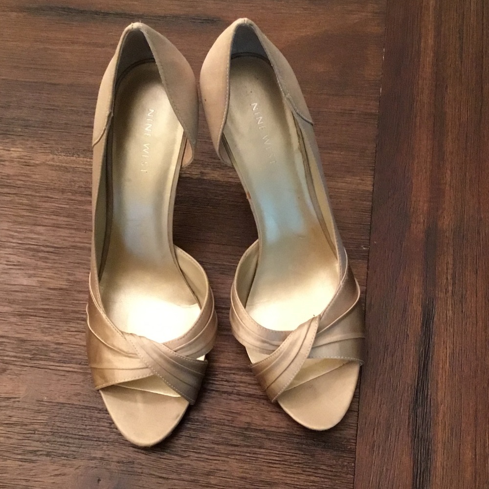 Nine West gold heels 8.5