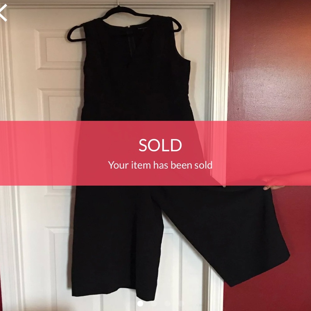Sleeveless, wide leg, v-neck jumpsuit/romper!