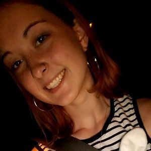 Meet your Posher, Becca