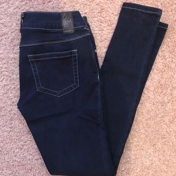 Vanity Jeans - Picture 1 of 2