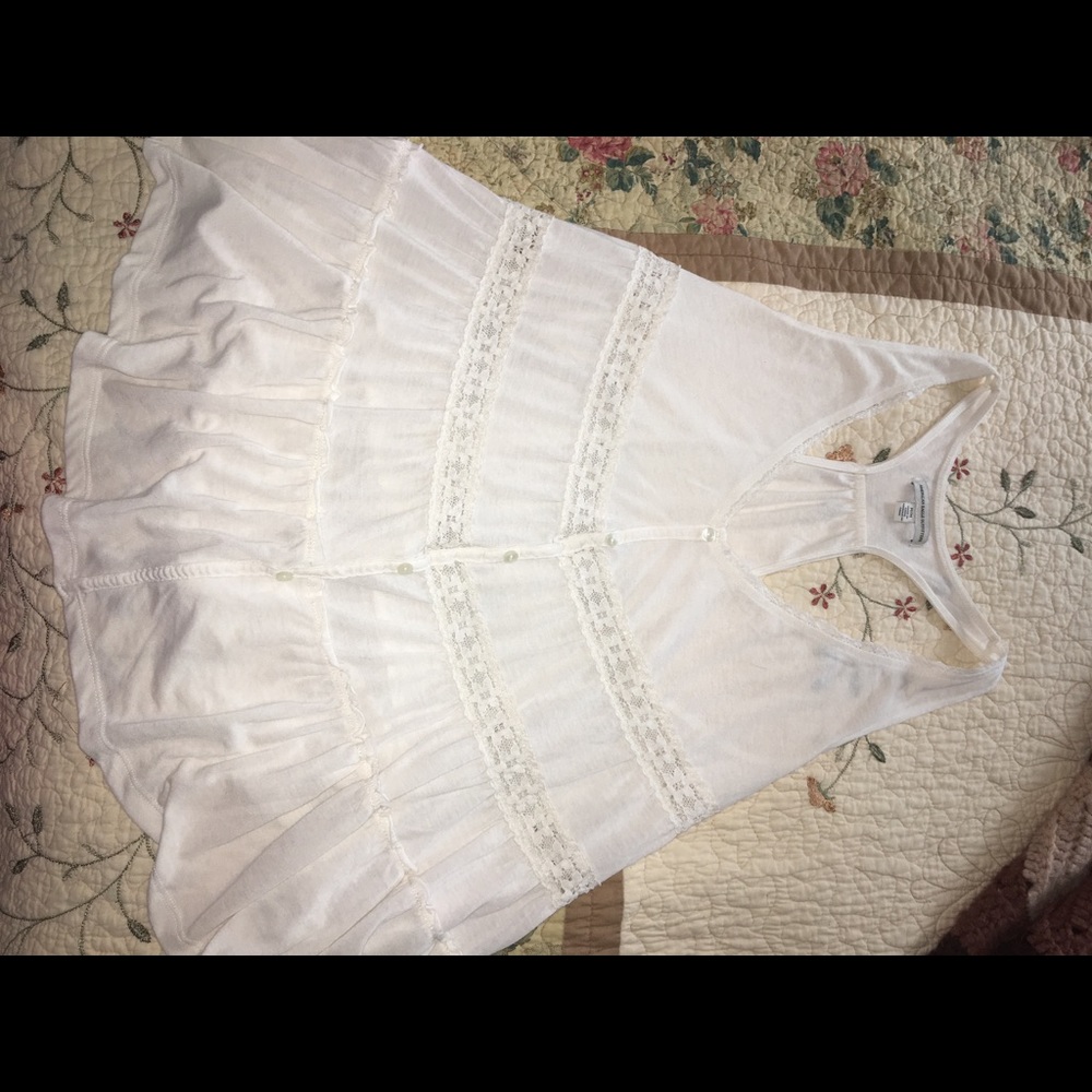 American Eagle cream crochet detail tank