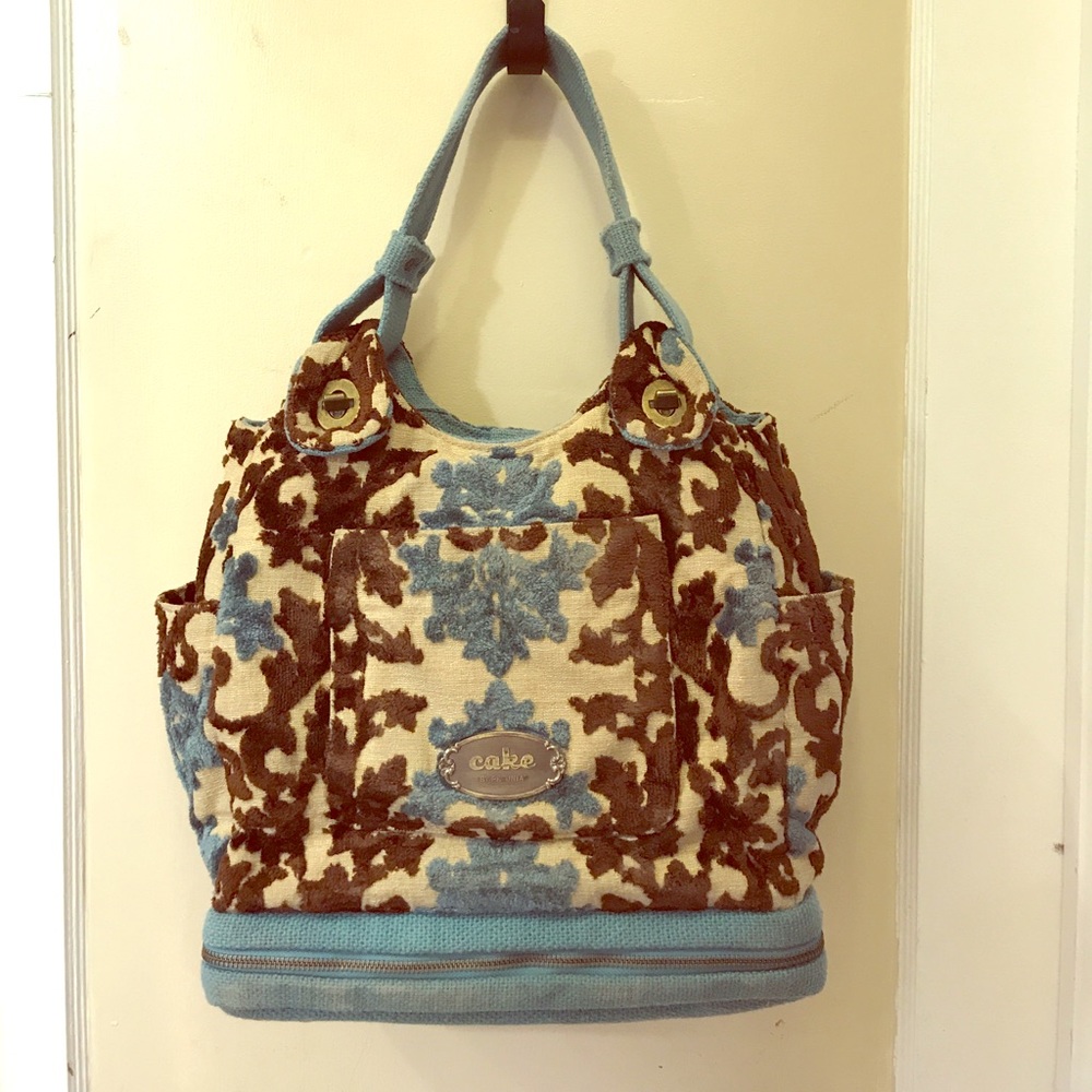 Petunia pickle bottom cake bag