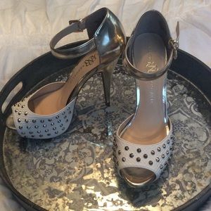 Rock & Republic white and gold high heels