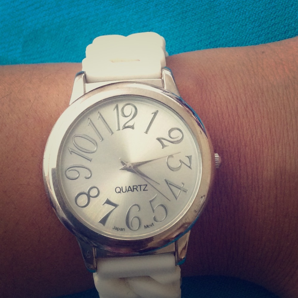 💕🎉white silicone/rubber watch🎉💕