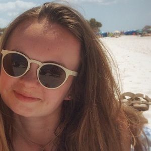 Meet your Posher, Elizabeth